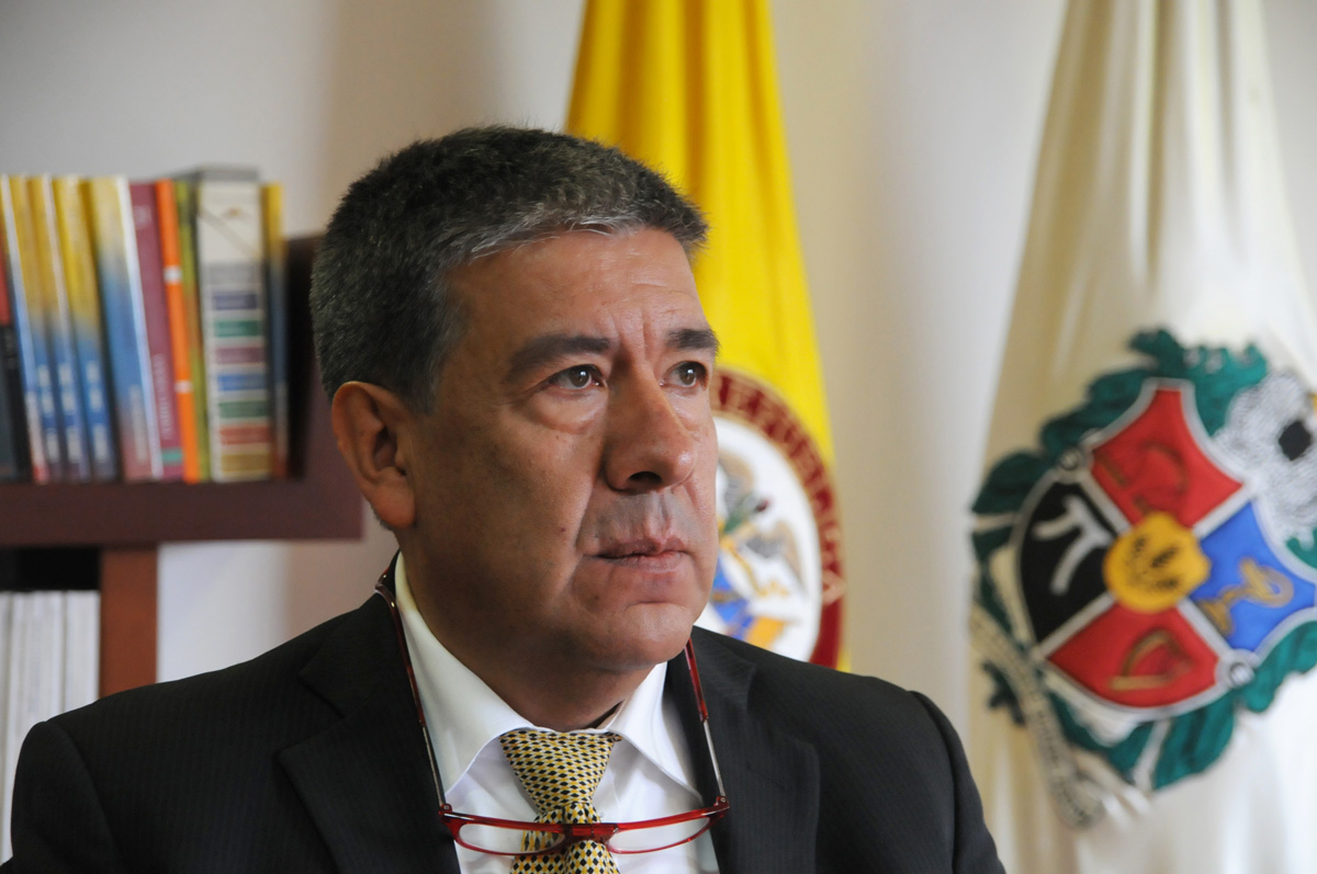 <b>Pablo Abril</b> Contreras, nuevo director nacional de Extensión, Innovación y <b>...</b> - AgenciaNoticias_310815-02_04