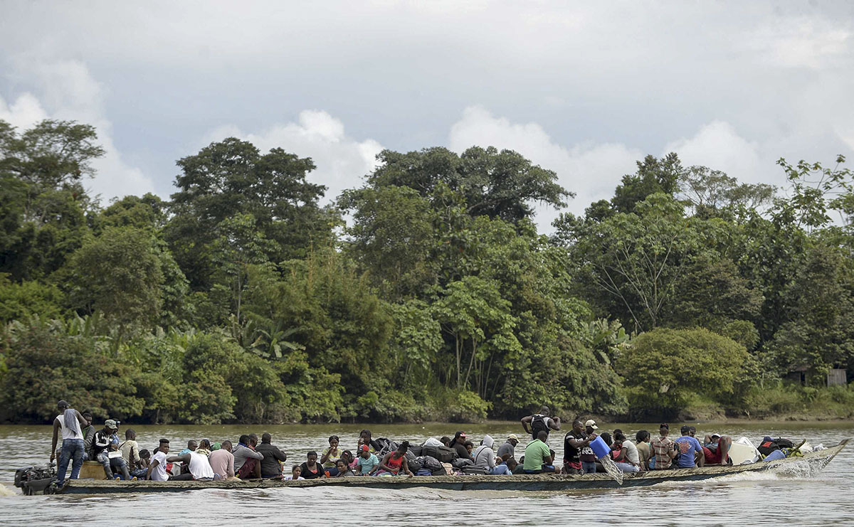 El río Atrato recorre gran parte de Chocó y Antioquia. Foto: Raúl Arboleda/STR/AFP.