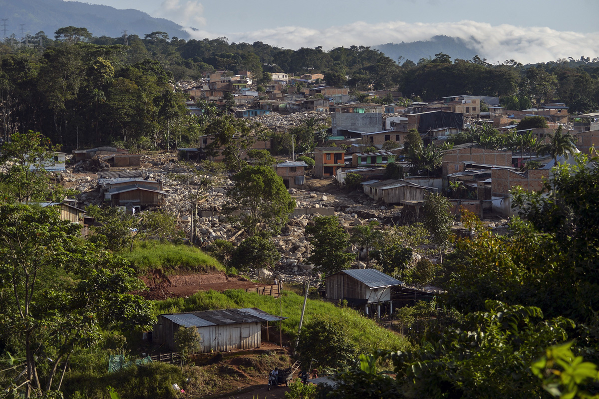 “Los mocoanos viven en una ciudad adaptada al caos, pero intentan retomar sus vidas”, relata la investigadora. LUIS ROBAYO / AFP