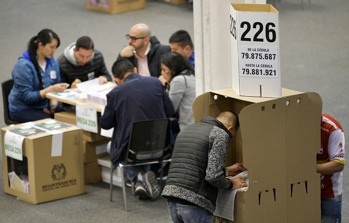 Si los ciudadanos no confían en las instituciones que velan por la transparencia y el cumplimiento del derecho a elegir y ser elegido, la democracia está en riesgo. Foto: archivo Unimedios.