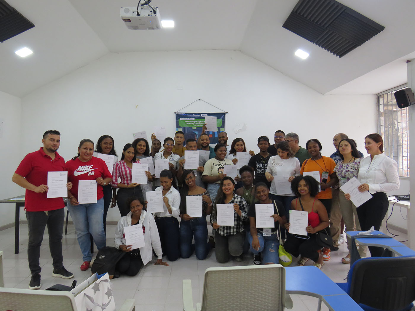 En el taller “Metodología ágil para la elaboración, control y gestión de proyectos” participaron 27 egresados UNAL. Foto: Diana Vivas, Comunicaciones Sede Tumaco. 