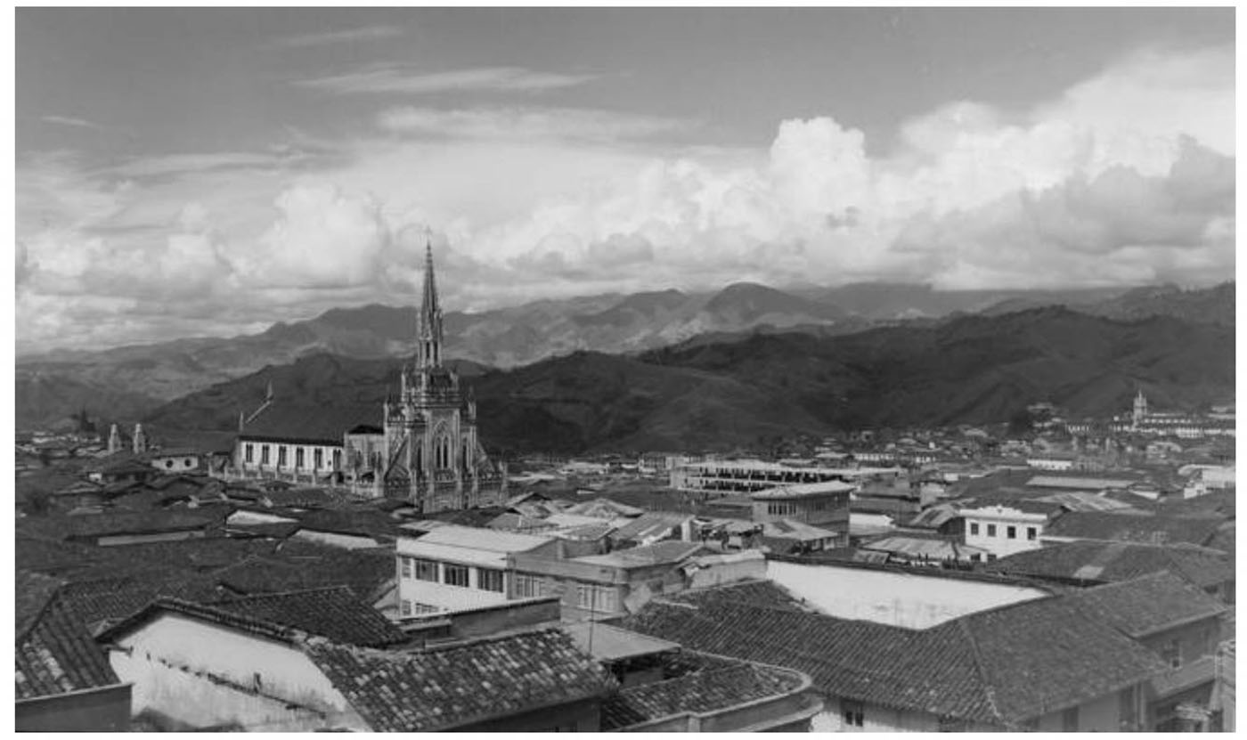 Por sus desafiantes geografía y topografía, Manizales ha sido una ciudad modelo en el ámbito de la arquitectura y la ingeniería. Foto: Víctor Hurtado, fotógrafo manizaleño.