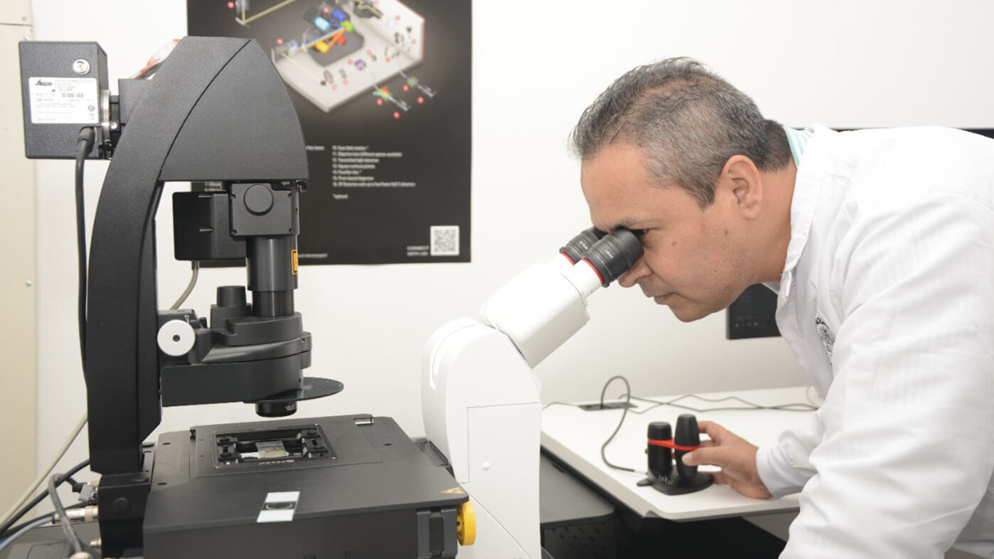 El microscopio confocal fortalecerá la investigación en Colombia y América Latina. Fotos: Helmuth Ceballos – Unimedios Palmira.