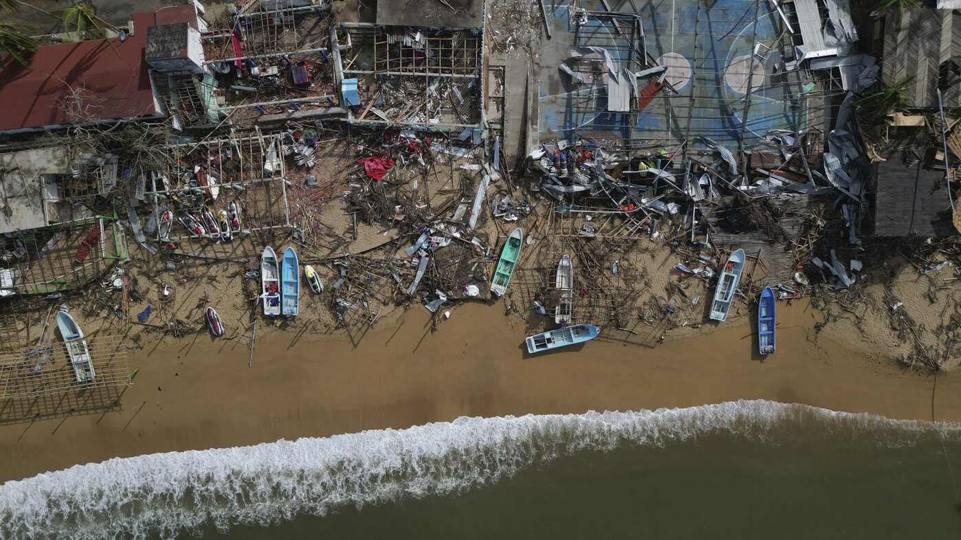 Los ciclones pueden causar daños significativos en la infraestructura y la economía de un país. Foto: Rodrigo Oropeza- AFP