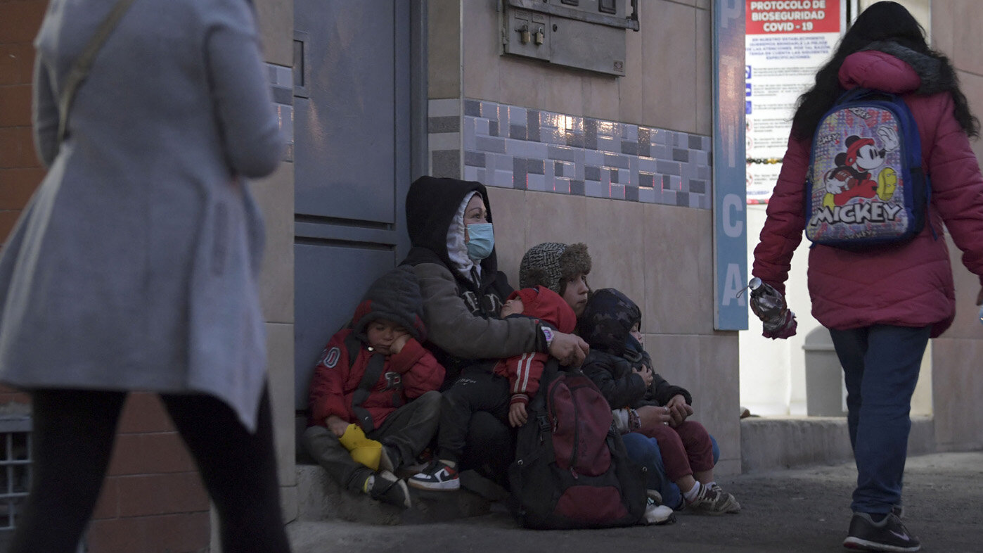 Las madres jóvenes sufren violencia por parte de diferentes actores que hacen que su proceso sea más complejo. Raul ARBOLEDA / AFP