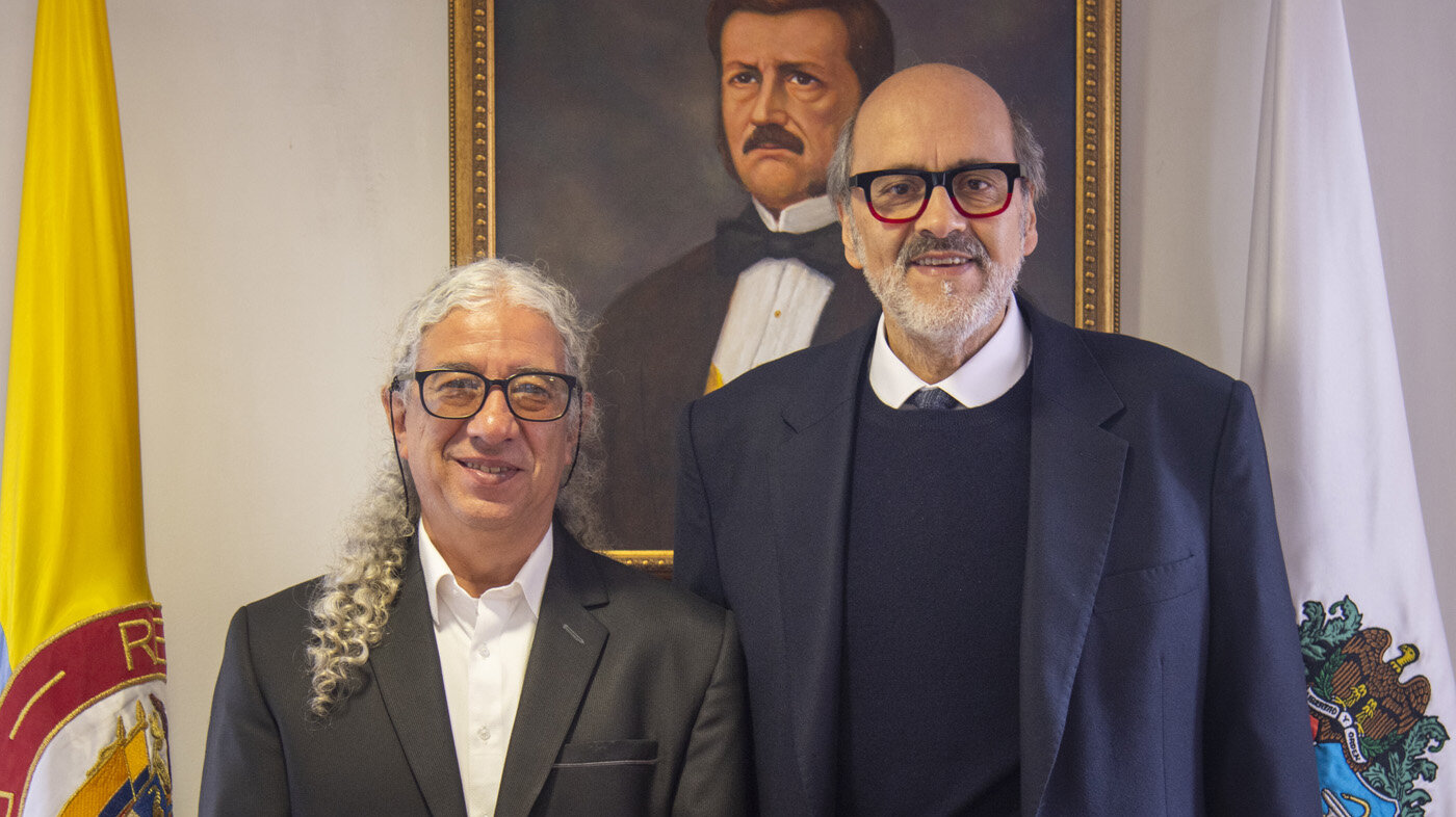 Los profesores Leopoldo Múnera Ruiz, rector de la UNAL, y Camilo Borrero, nuevo vicerrector de la Sede de La Paz. Fotos: Nicol Torres, Unimedios.