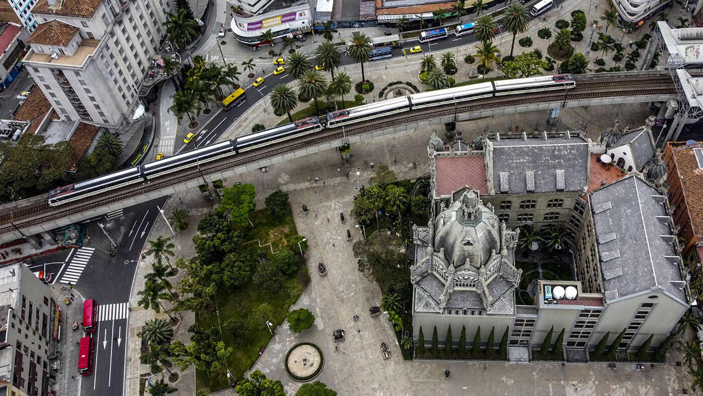 La Línea A del Metro de Medellín va de norte al sur del Valle de Aburrá: desde la estación Niquía hasta la estación La Estrella. Foto: Joaquín Sarmiento - AFP.