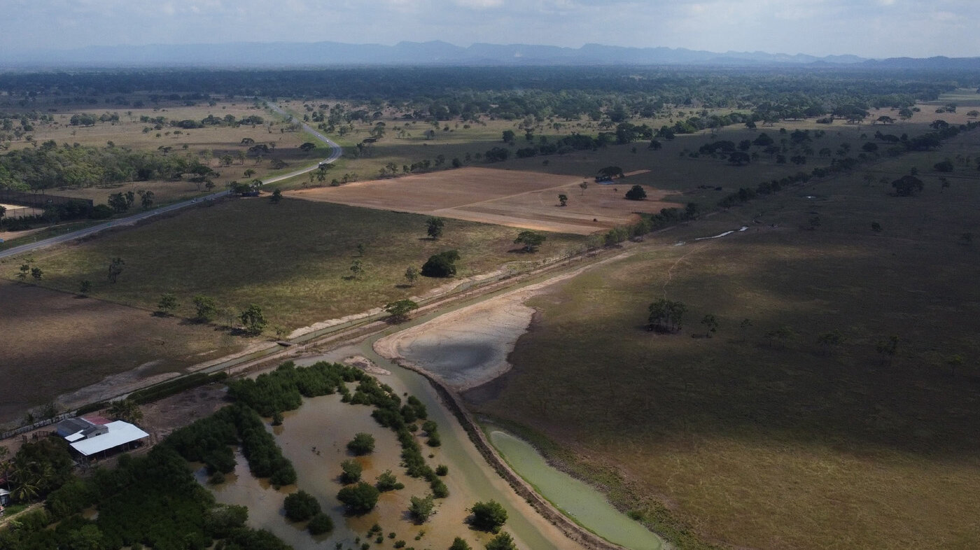 Lagunas costeras del golfo de Morrosquillo, con vista de la Sabana, extensión del acuífero. Foto: Armando Gómez, magíster en Estudios Urbano - Regionales, UNAL Sede Medellín.