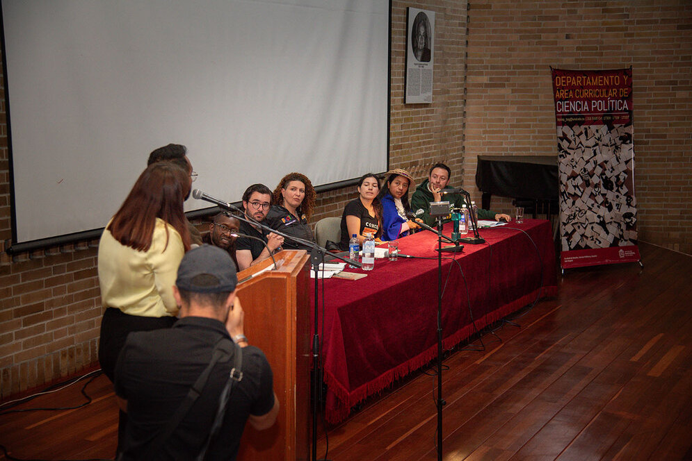 Una diversa audiencia compuesta por estudiantes, académicos y miembros de la comunidad participaron en el evento #LaNachoPregunta – Debate al Concejo de Bogotá 2024-2028. Foto: Nicol Torres, Unimedios.