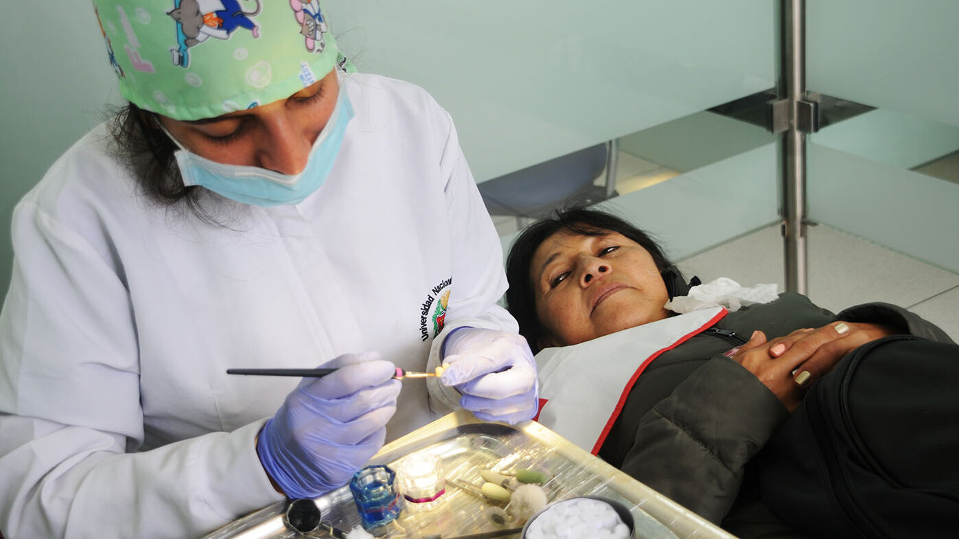 El acceso a salud odontológica es inequitativo en la población colombiana, lo cual genera brechas en la prevención de enfermedades dentales como la caries. Fotos: archivo Unimedios.