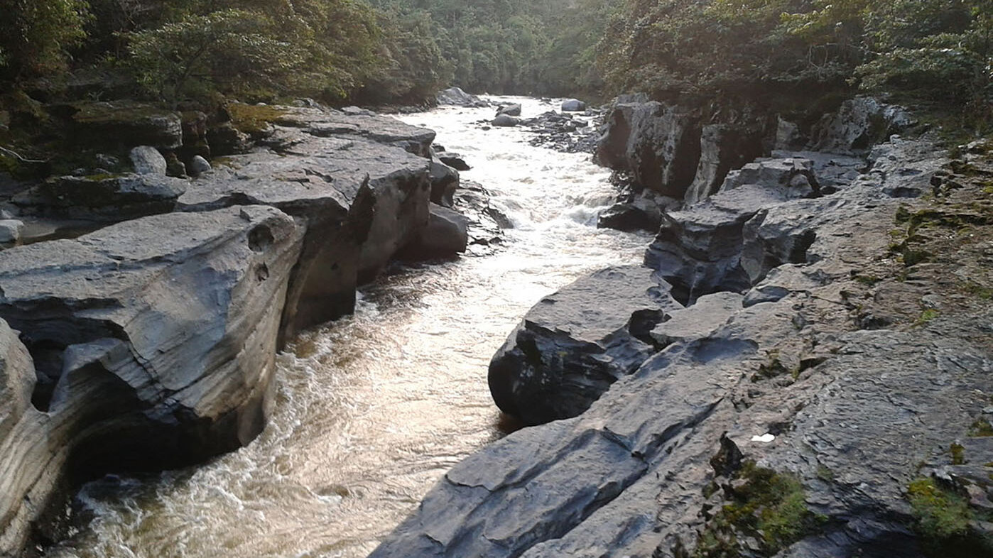 En el país falta una mejor regulación del vertimiento de los desechos radiactivos en los ríos. Foto: archivo Unimedios.