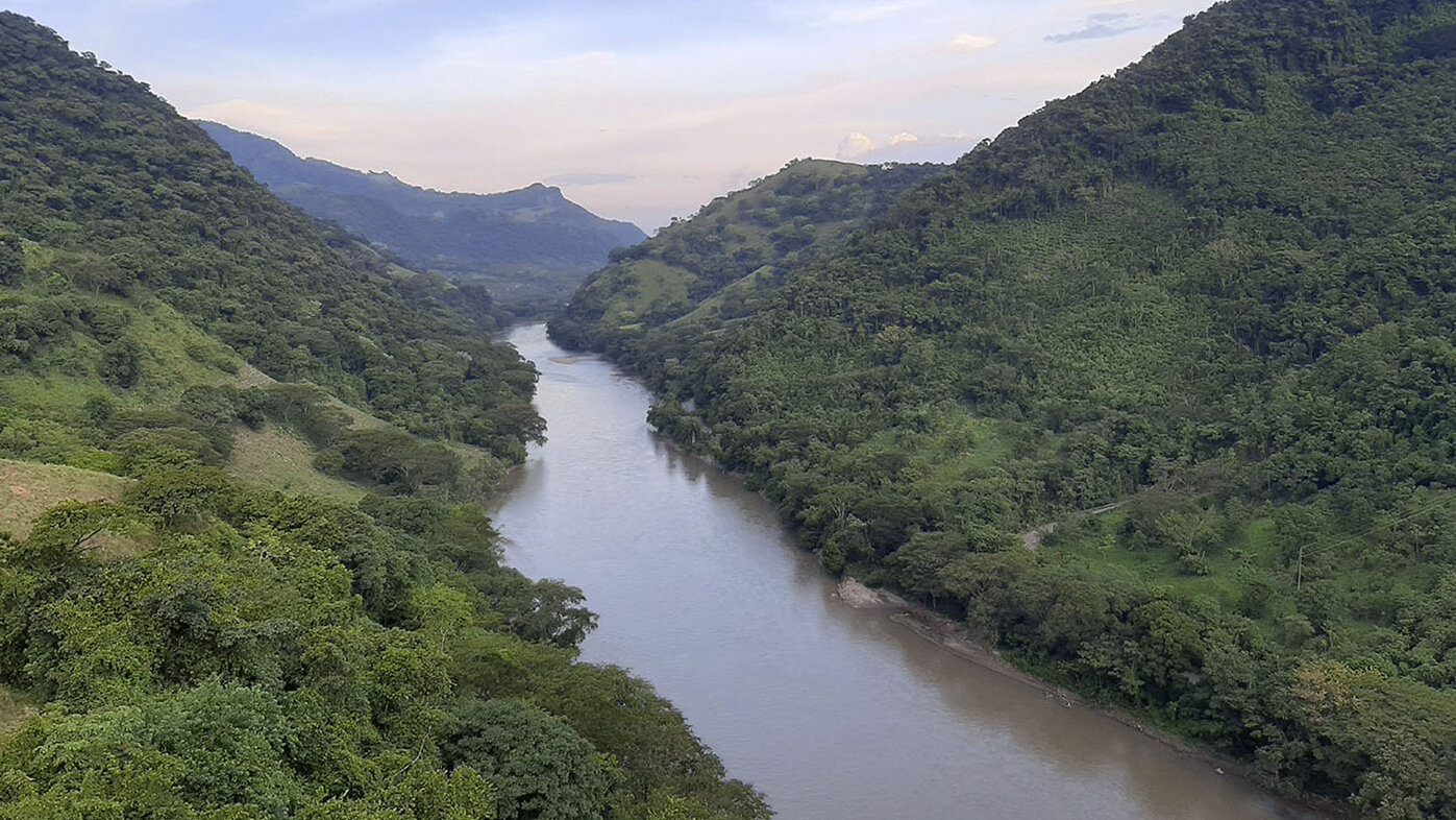 El río Cauca es la principal fuente de abastecimiento de agua en el Valle del Cauca. Foto: Isabel Cristina Villada, geóloga Universidad de Caldas.