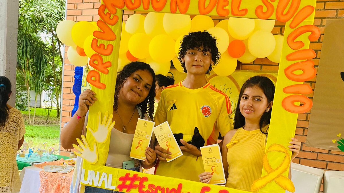 El color amarillo se ha convertido en un símbolo de la prevención del suicidio gracias a la campaña “Yellow Ribbon” (Cinta Amarilla), iniciada en los Estados Unidos en 1994. Fotos: Bienestar UNAL, Sede Orinoquia. 