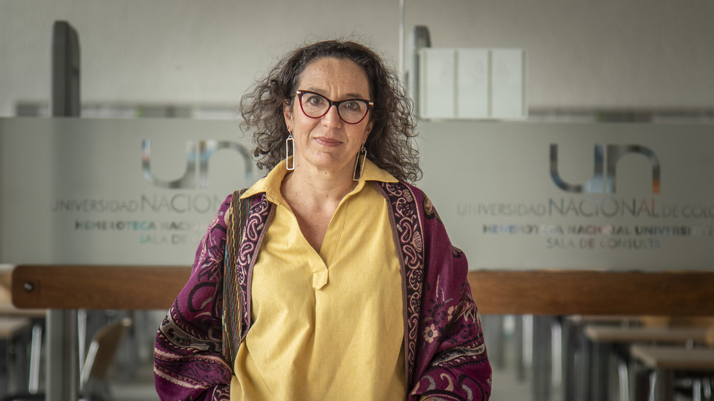 La profesora Alejandra Jaramillo de la UNAL, es uno de los 12 miembros correspondientes de la Academia Colombiana de la Lengua. Foto: María Fernanda Londoño de La Hoz, Unimedios.