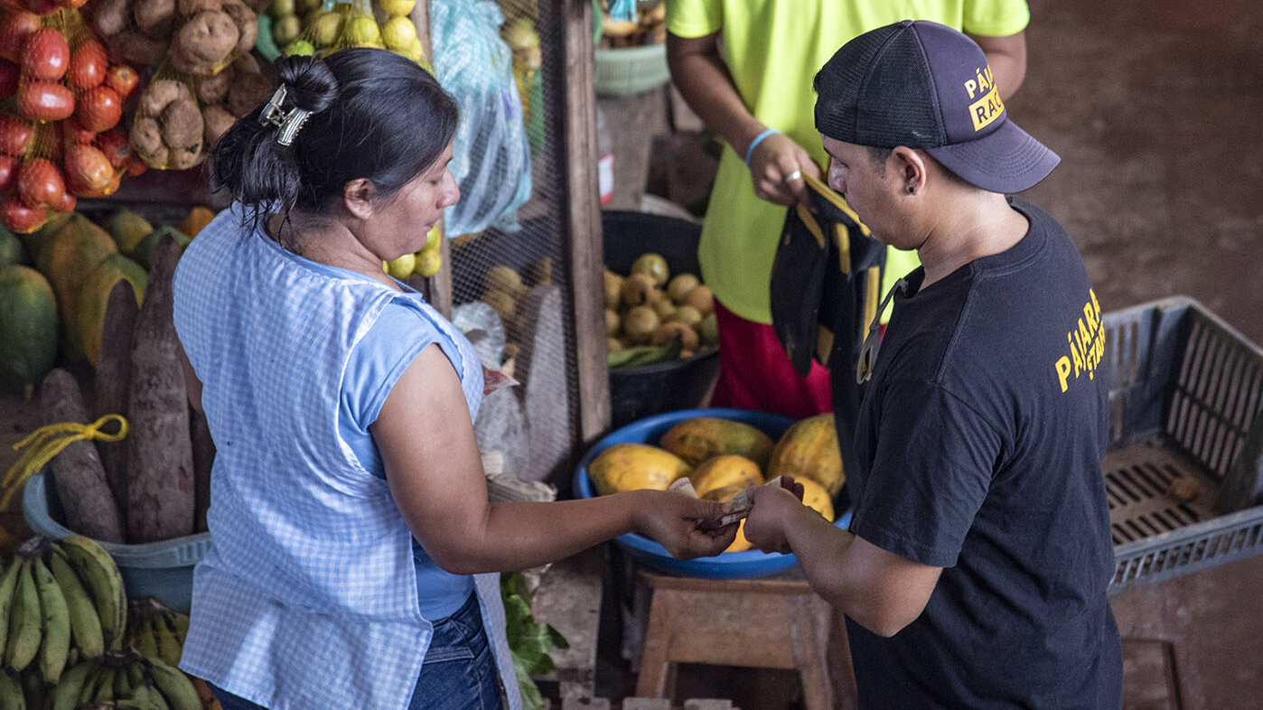 El mercado campesino en Chaparrito es liderado por mujeres productoras y agricultoras de áreas rurales de Arauca. Fotos: Diana Olano, estudiante de la Maestría en Seguridad Alimentaria y Nutricional de la UNAL.