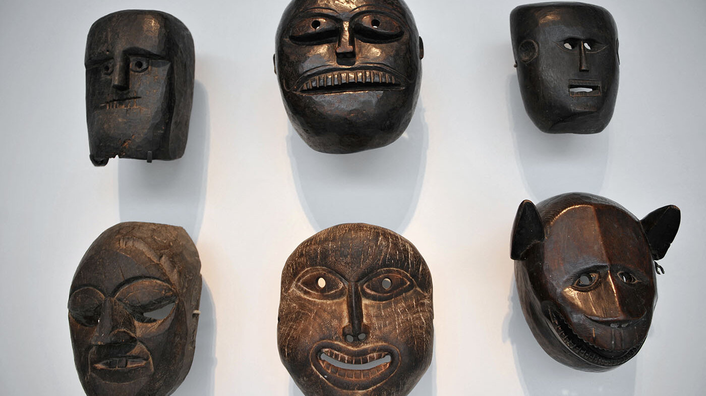 Vasijas, recipientes, cuencos o máscaras de comunidades indígenas precolombinas se deben estudiar integrando la cotidianidad de su diseño. 