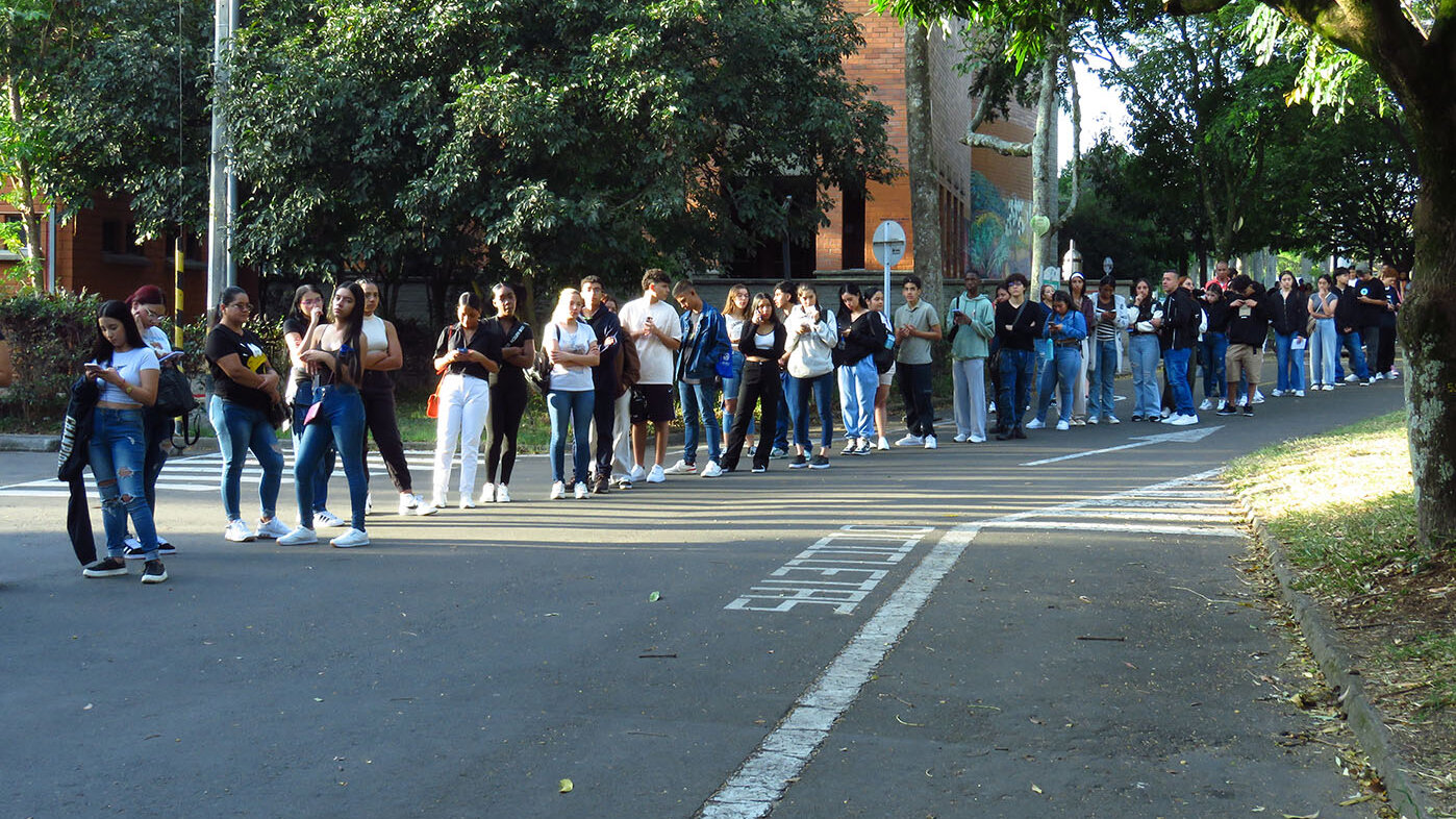 Ayer sábado, desde las 12:00 m. se suspendieron las actividades en el campus con el fin de preparar las instalaciones para la jornada de hoy. Foto: Laura Franco, Unimedios Medellín.