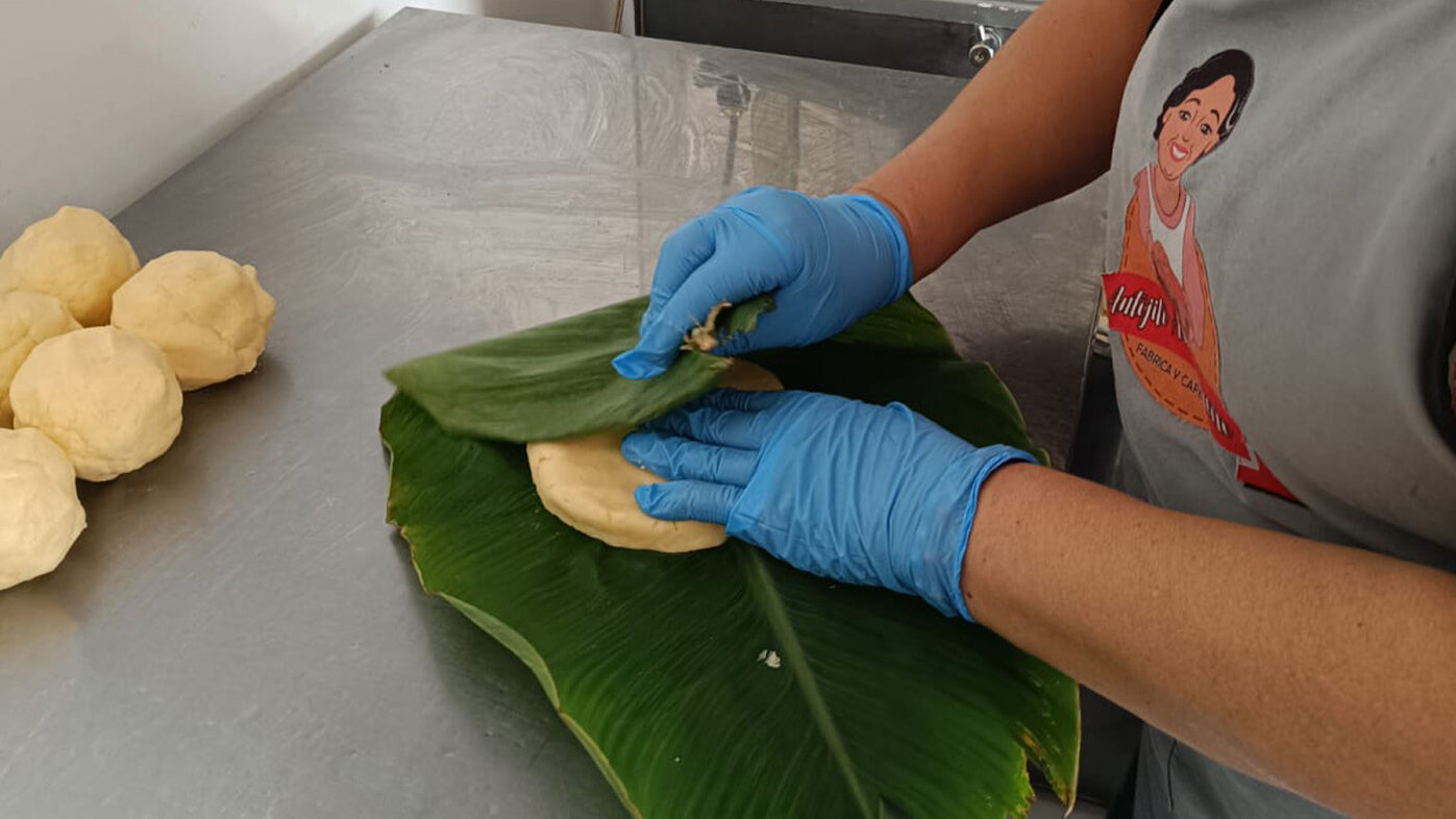 El queso de hoja es un alimento que se ha fabricado artesanalmente durante más de 50 años. Foto: Óscar Carrillo, estudiante de la Maestría en Seguridad Alimentaria y Nutricional de la UNAL. 