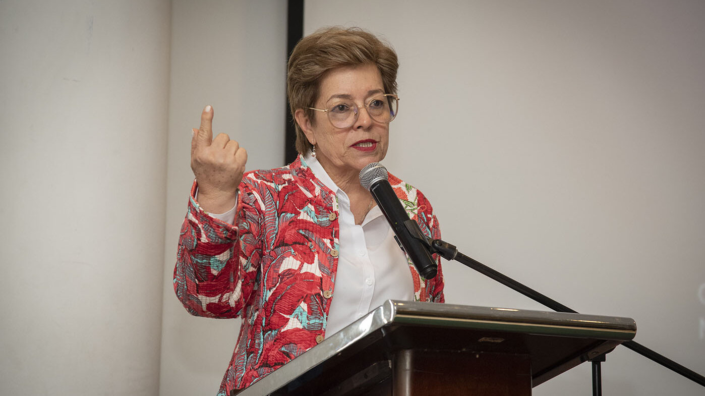 Gloria Inés Ramírez Ríos, ministra del Trabajo, durante el “Foro Internacional por la Transformación del Trabajo: una mirada desde la academia”. Foto: Nicol Torres - Unimedios.