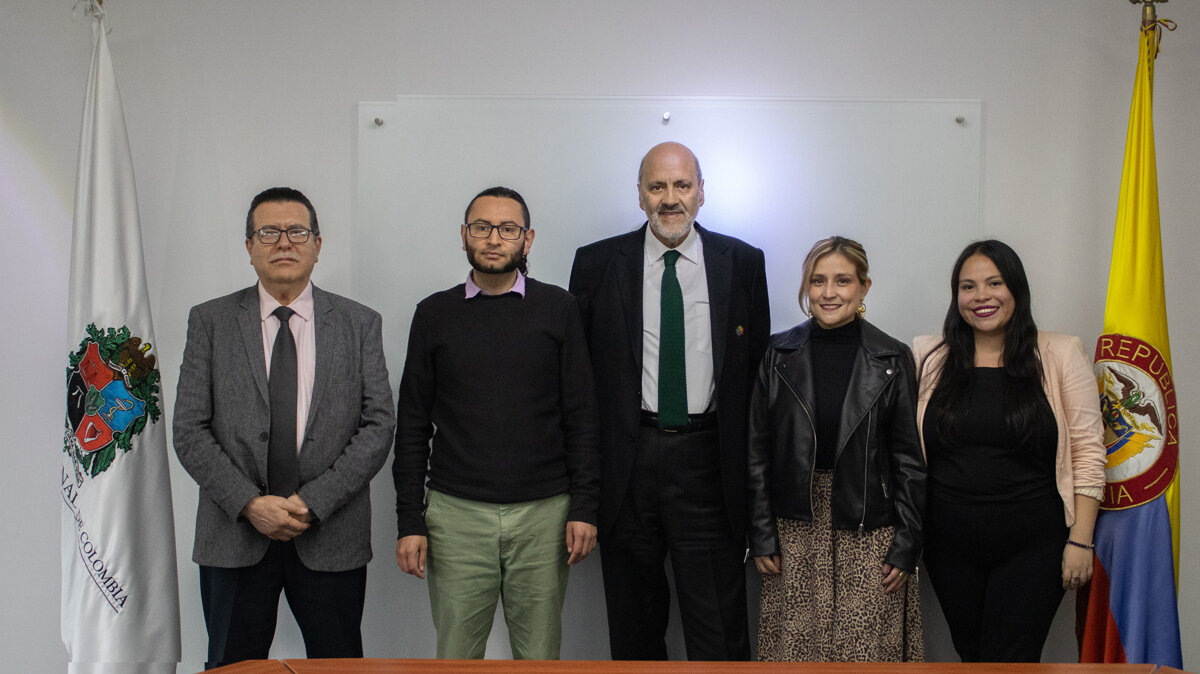 El profesor Leopoldo Múnera Ruiz, rector de la UNAL, y los nuevos miembros de su equipo de trabajo. Fotos: Nicol Torres, Unimedios.