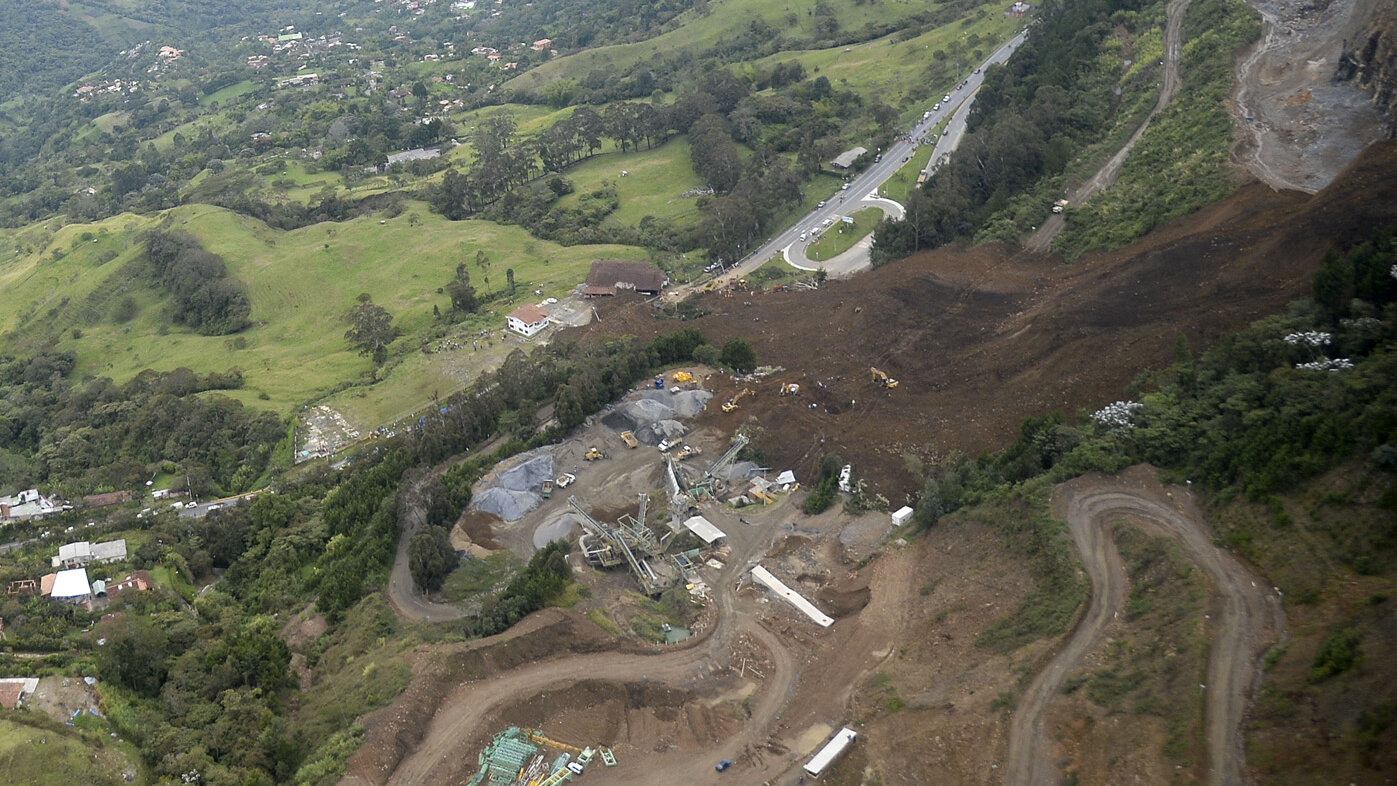 Por su geografía montañosa, el territorio colombiano es altamente propenso a deslizamientos de tierra. Foto: Raúl Arboleda AFP.