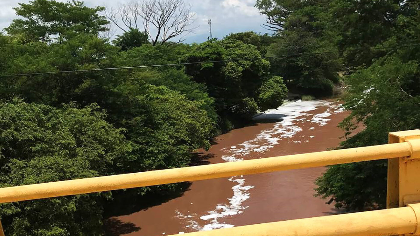 El río Cesar recibe las aguas residuales de varios municipios costeros. Foto: Estudiantes de Ingeniería Biológica. Sede de la Paz