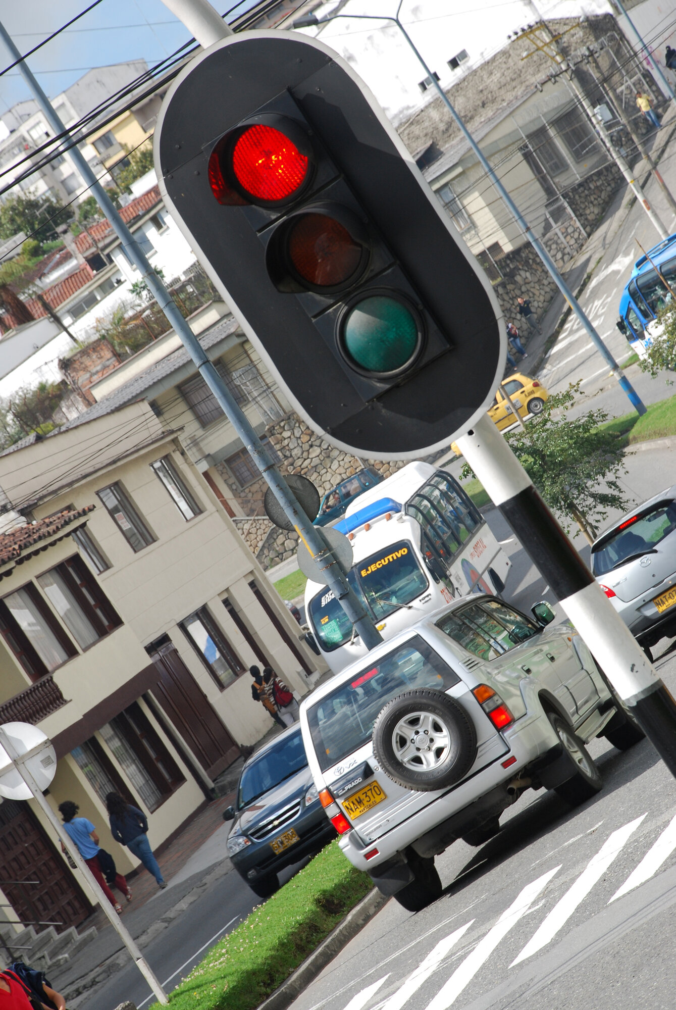 Semáforo para obras viales permitirá mejor movilidad en esos sectores.