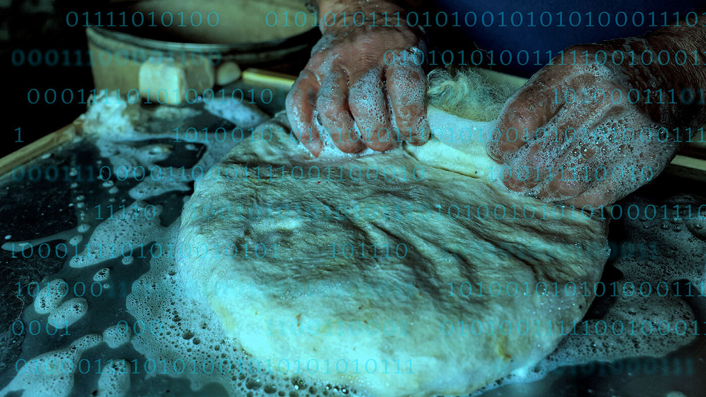 Los surfactantes son compuestos químicos que facilitan la mezcla de líquidos que normalmente no se combinan bien, como agua y aceite. Foto: Joseph Eid / AFP.