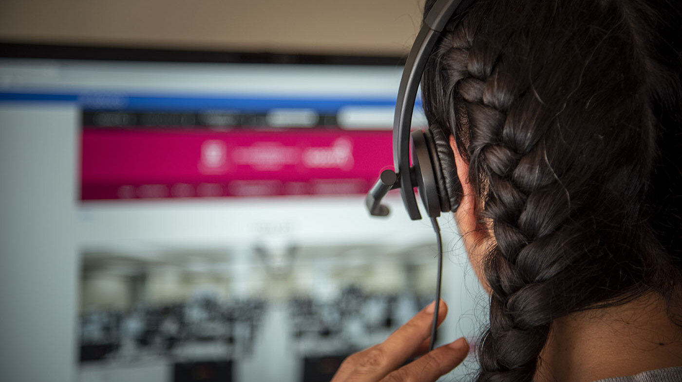 Teletrabajo suplementario, cuando los trabajadores combinan días de trabajo en la oficina y fuera de ella usando TIC para cumplir sus tareas. Fotos: archivo Unimedios. 