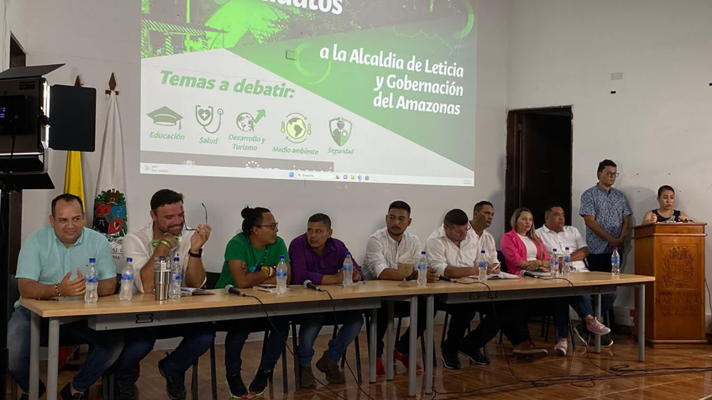 Nueve candidatos a la Alcaldía de Leticia se dieron cita en la UNAL Sede Amazonia para debatir sobre salud mental, acceso a la educación y políticas culturales. Foto: Harrison Calderón, UNAL Sede Amazonia.