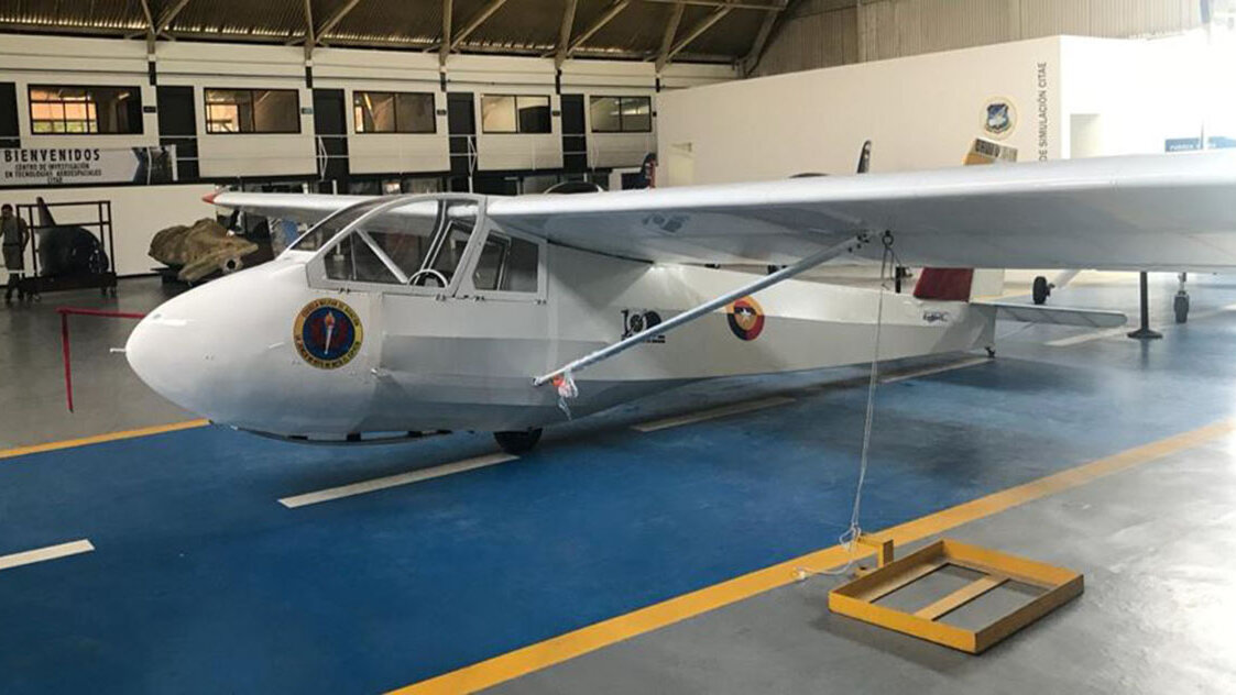 Este nuevo prototipo de aeronave se basó en el modelo estadounidense Schweizer 2-33A, que ha demostrado buen rendimiento. Fotos: Diego Leonardo Ávila-Granados.