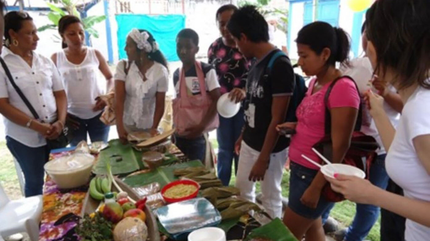 En el Nariño andino los mercados comunitarios son espacios de reconocimiento. Fotos: Claudia Marcela López Cuartas, estudiante de la Maestría en Seguridad Alimentaria y Nutricional de la UNAL. 