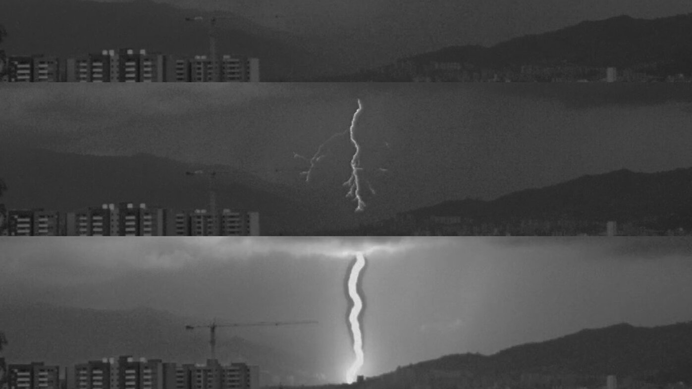 Captura de imágenes de rayos en Medellín. Foto: Javier Gustavo Herrera Murcia, profesor UNAL Sede Medellín. 