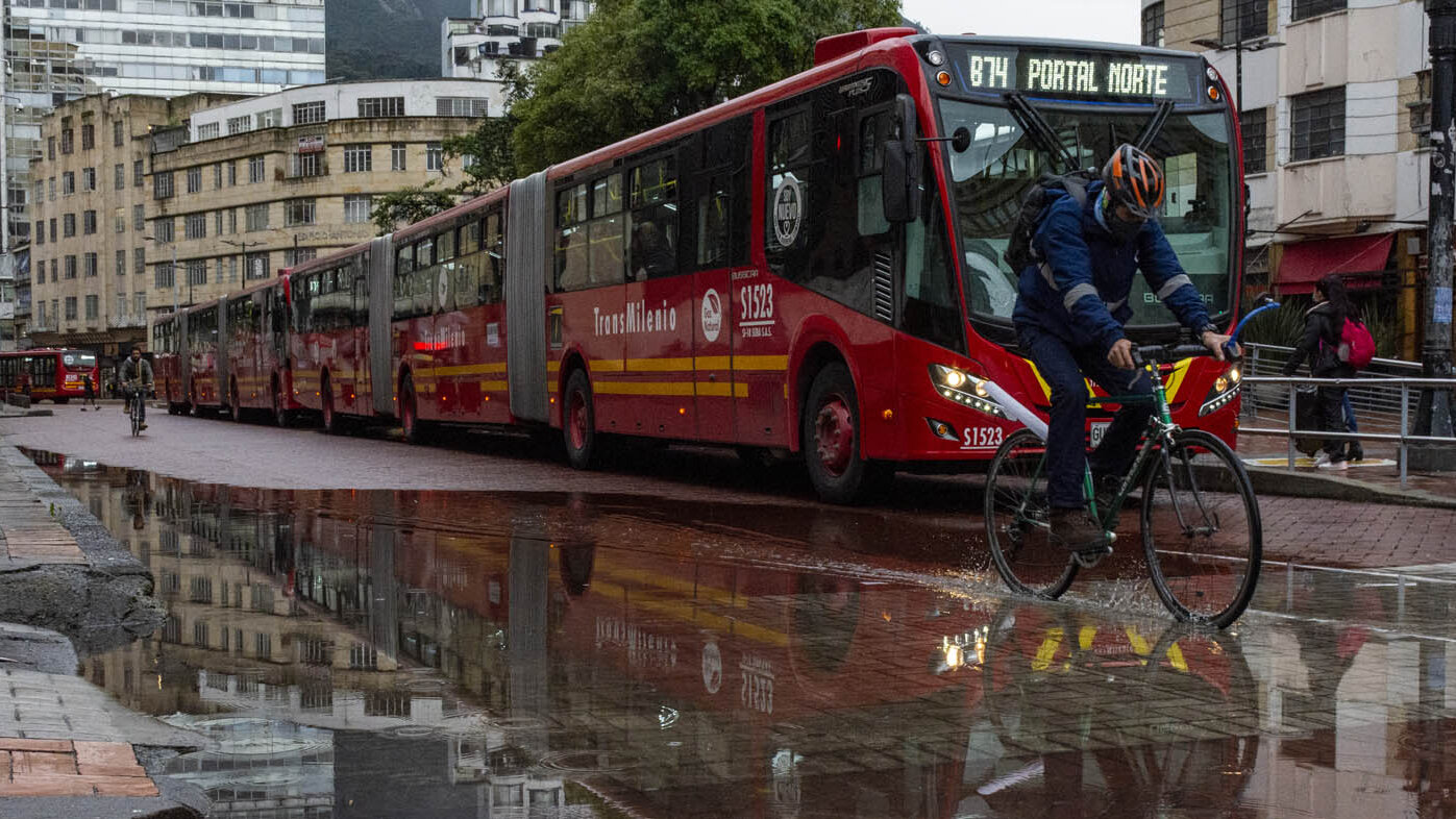El BRT es un sistema de transporte público masivo de tránsito rápido con base en buses de alta capacidad. Foto: archivo Unimedios.