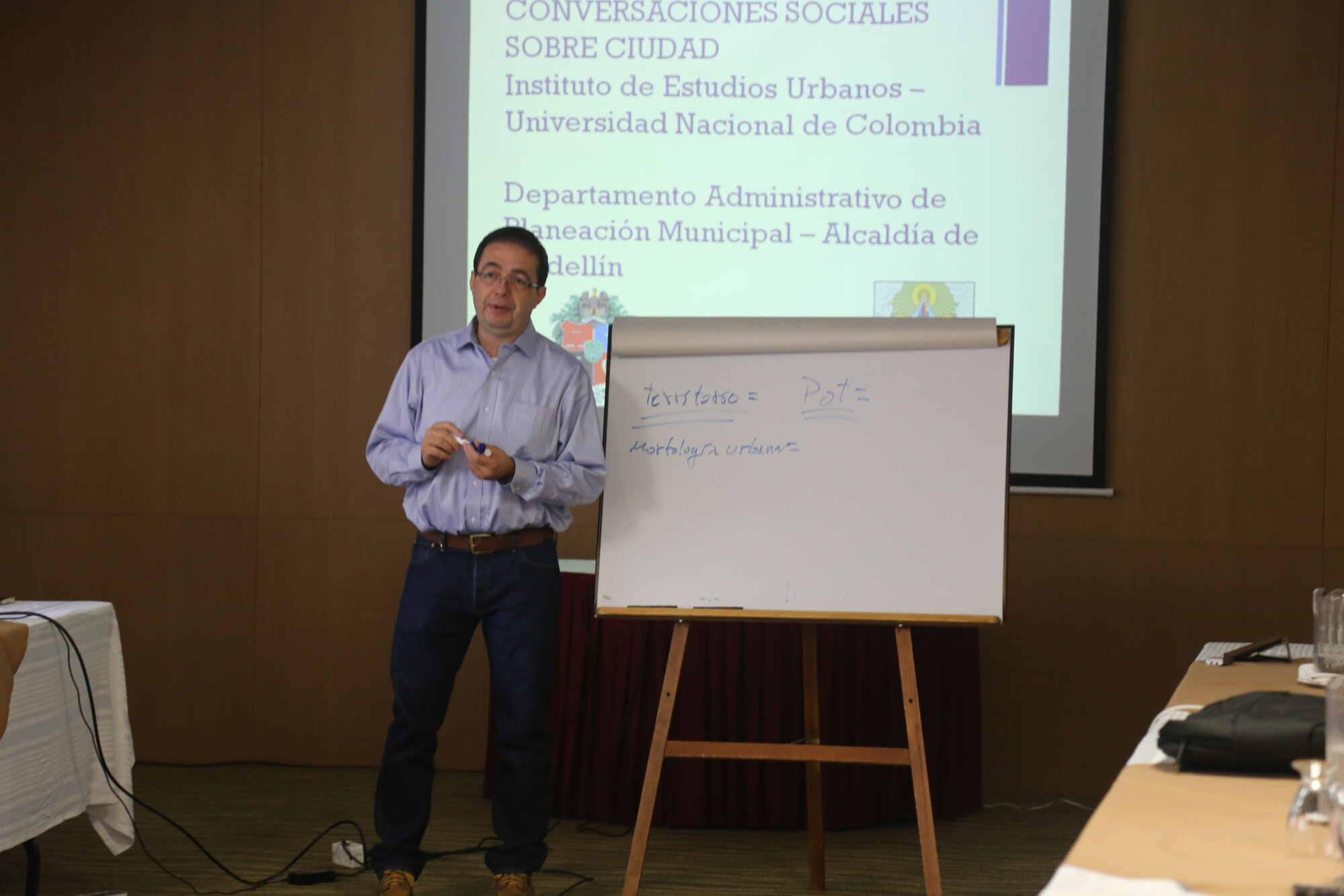 Carlos Alberto Patiño, director del IEU, durante la instalación del foro realizado el pasado 27 de noviembre.