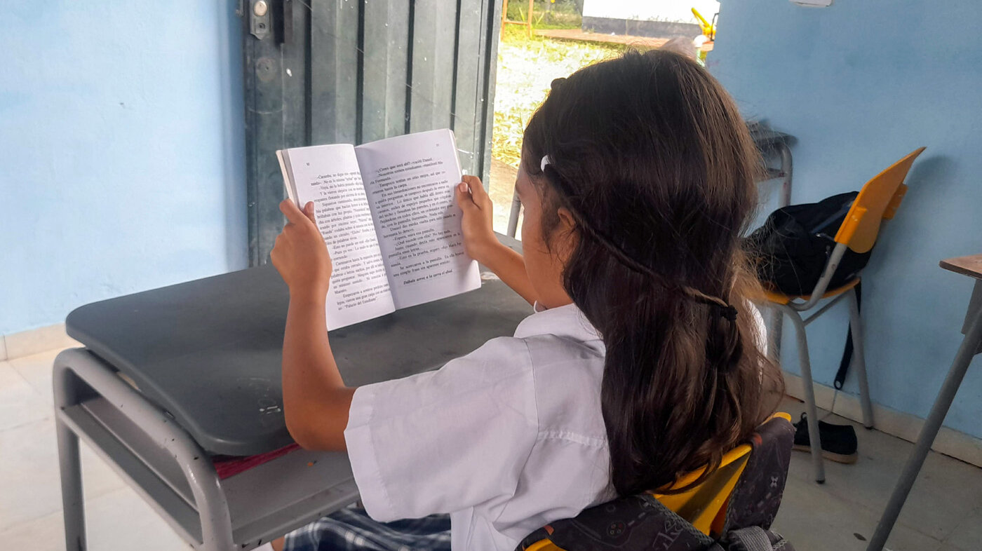 El método se desarrolló como respuesta a los bajos puntajes en compresión lectora obtenidos por los niños en diferentes exámenes de Estado. Fotos: docente Luz Mila Arango, magíster UNAL.