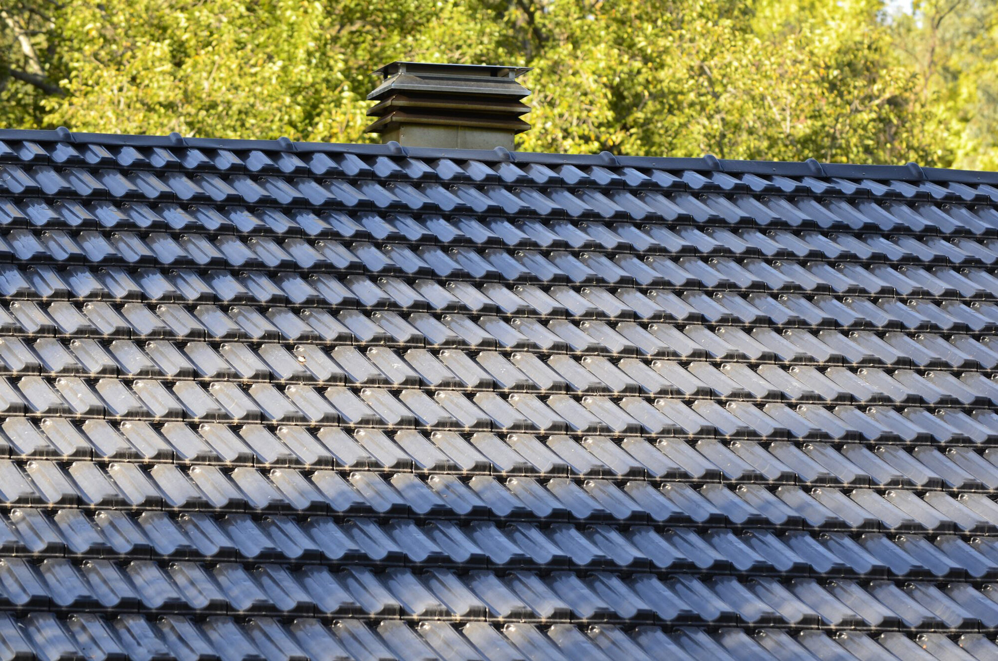 Este tejado presenta mejores propiedades mecánicas que el convencional, elaborado con PVC.