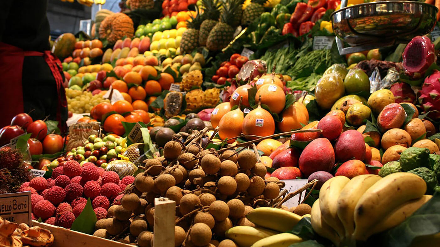 Las frutas son utilizadas en la elaboración de muchos saborizantes que se encuentran disponibles en el mercado. Foto: archivo Unimedios.