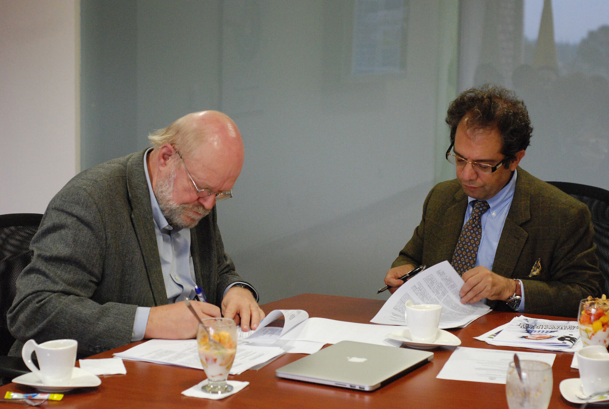 Firma del convenio entre la Universidad de Helsinki en Finlandia y la Universidad Nacional de Colombia.
