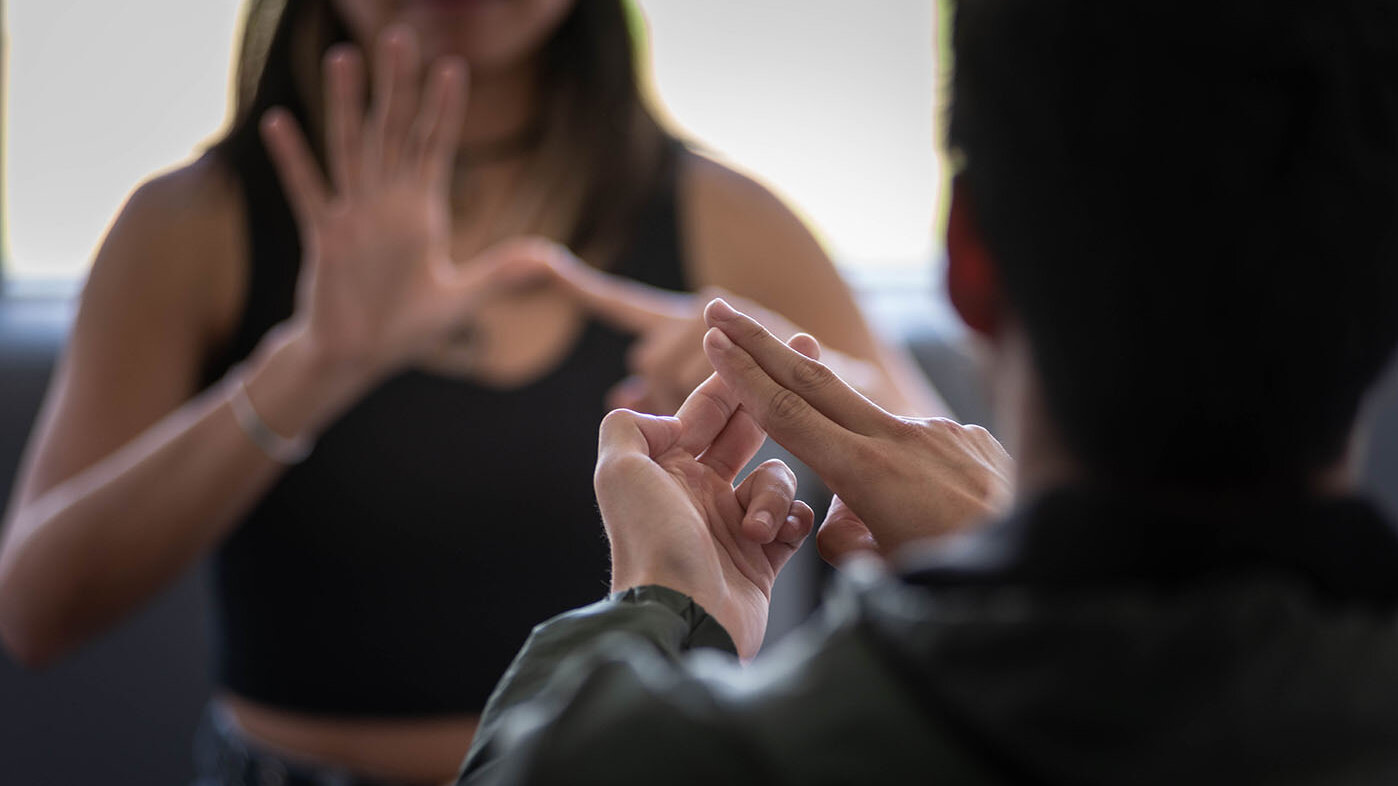 Según la OMS, más de 430 millones de personas (el 5% de la población mundial) padece una pérdida de audición discapacitante. Foto: Nicol Torres, Unimedios. 