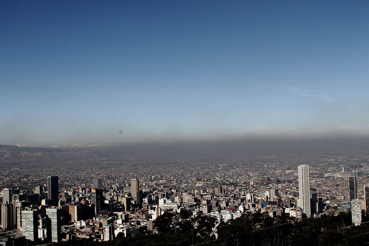 Según la OMS, 1 de cada 8 muertes en el mundo está ocasionada con la contaminación del aire. Foto: Brandon Pinto.
