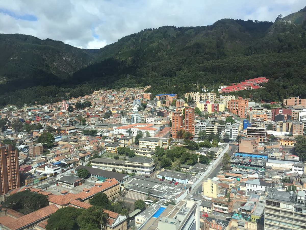 Bogotá tiene 7.025 manzanas en estrato 1; 15.727 en 2; 12.054 en 3; 2.439, en 4; 1.038 en 5 y 879 en 6. Fotos: IEU.