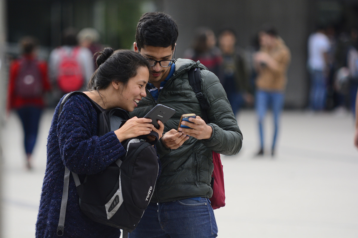 El avance en la tecnología influye en la vida cotidiana de las personas.