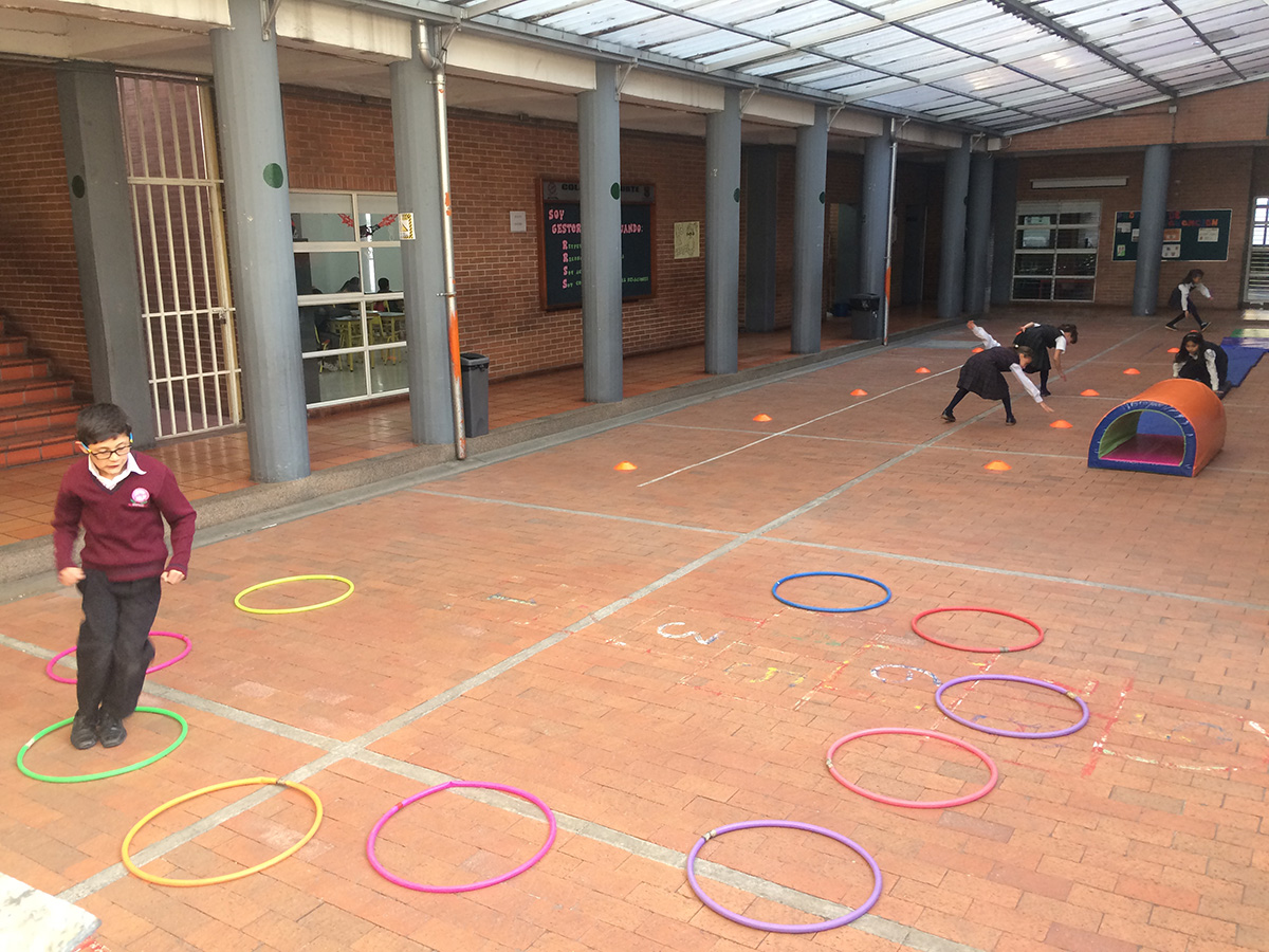 El trabajo se llevó a cabo con 52 niños y niñas de un colegio distrital. Fotos: Diana David, magíster en Fisioterapia del Deporte y la Actividad Física de la UNAL