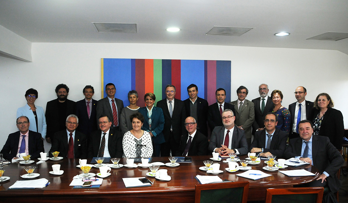 Docentes y directivas de las dos instituciones se reunieron para fortalecer la cooperación académica. Fotos: Nicolás Bojacá ' Unimedios