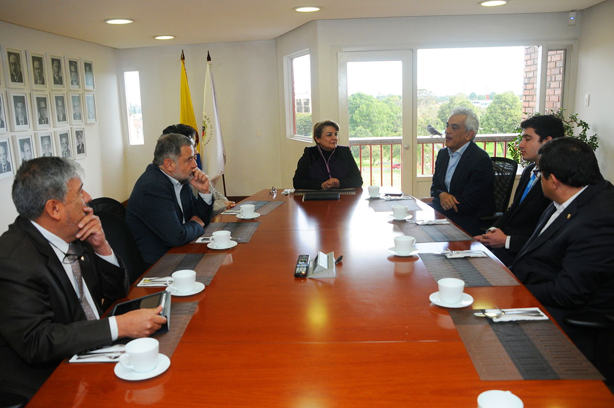 El Ministro de Medio Ambiente y Desarrollo Sostenible, Ricardo Lozano, se reunió con las directivas de la UNAL. Fotos: Nicolás Bojacá - Unimedios