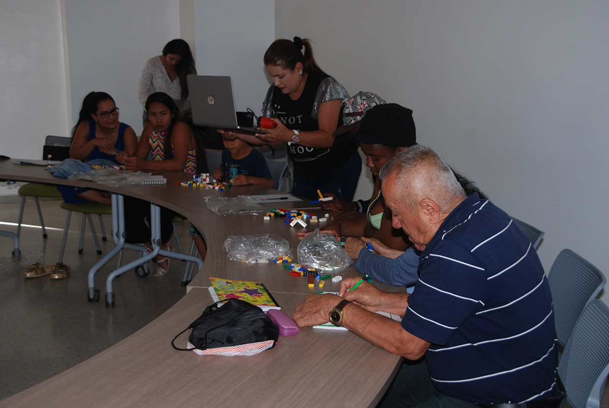 Capacitación a excombatientes de las FARC en el área de emprendimiento. Fotos: Consultorio Administrativo de la Unidad de Emprendimiento de la UNAL Sede Manizales.