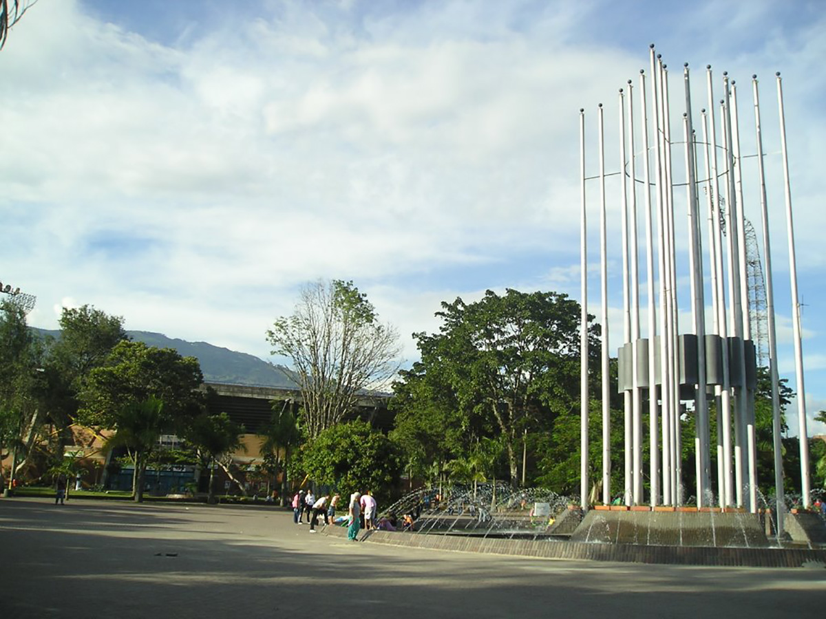 La plaza de Gobierno contó con la asesoría de un grupo de profesionales y estudiantes activos de la U.N. Sede Manizales. (Crédito (Panoramio)