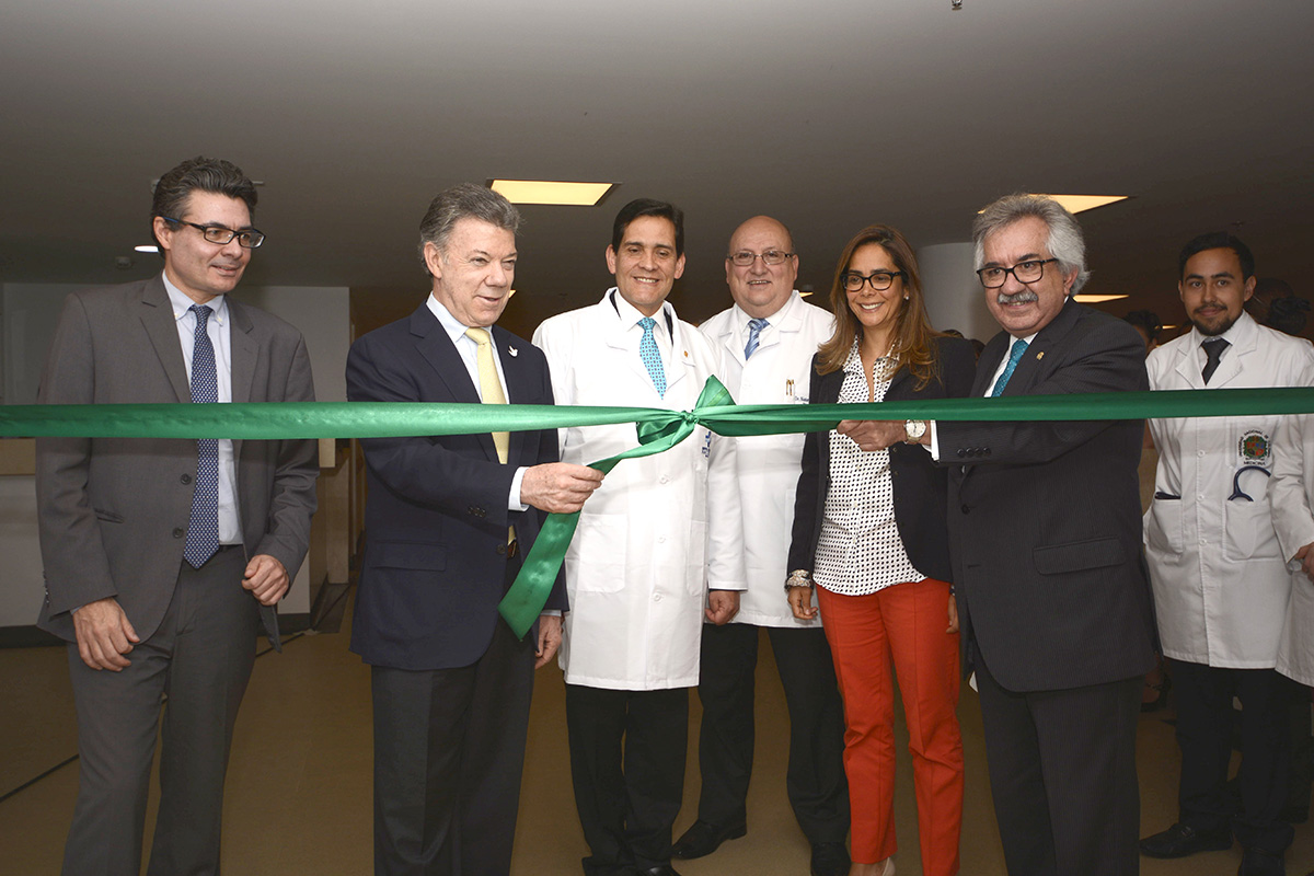 El presidente de la República, Juan Manuel Santos, y el rector de la Universidad Nacional, Ignacio Mantilla, en el acto de inauguración del Hospital Universitario.