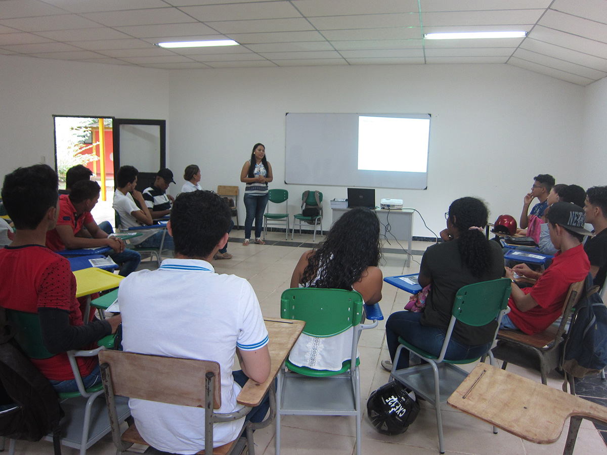 Jornada de inducción con estudiantes admitidos a través del Peama en San José del Guaviare.